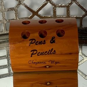 Cedar Pens & Pencils Holder for Desk Souvenir Cheyenne Wyoming Holds 9 #N1